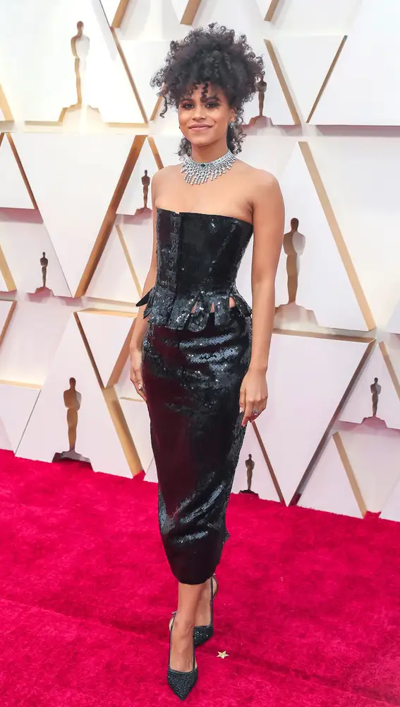 Zazie Beetz en la alfombra roja de los Premios Oscar 2020.