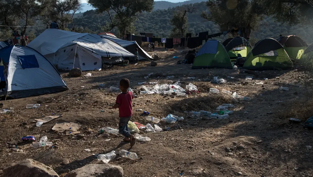 Un niño inmigrante en el campo de Moria, en Lesbos/ FOTO: Claudia Paparelli