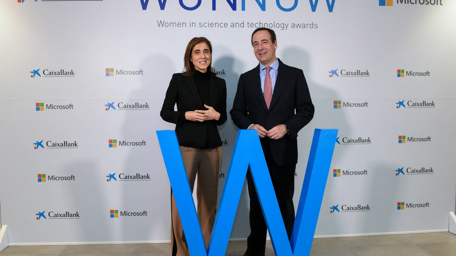 Economía.- CaixaBank y Microsoft convocan los premios Wonnow para las mejores estudiantes Stem españolas