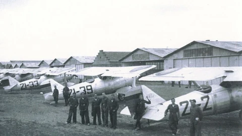Aviones Breguet 19 en el aeródromo de León