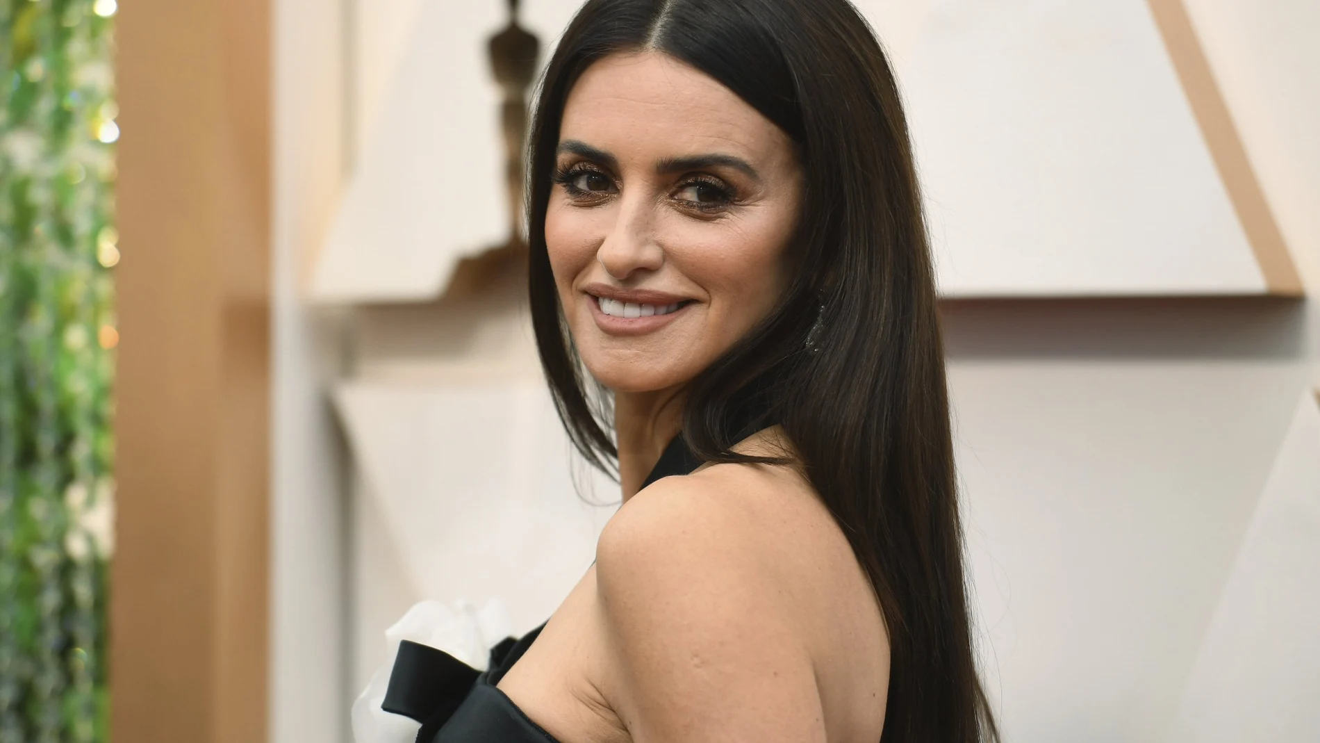 Penelope Cruz arrives at the Oscars on Sunday, Feb. 9, 2020, at the Dolby Theatre in Los Angeles. (Photo by Richard Shotwell/Invision/AP)