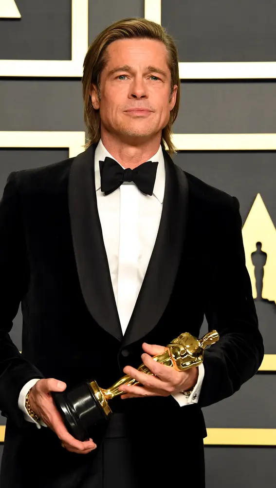 09 February 2020, US, Los Angeles: American actor Brad Pitt poses with his Best Supporting Actor Oscar Award for Once Upon A Time In Hollywood in the press room during the 92nd Academy Awards (Oscars) at the Dolby Theatre. Photo: Jennifer Graylock/PA Wire/dpa09/02/2020 ONLY FOR USE IN SPAIN