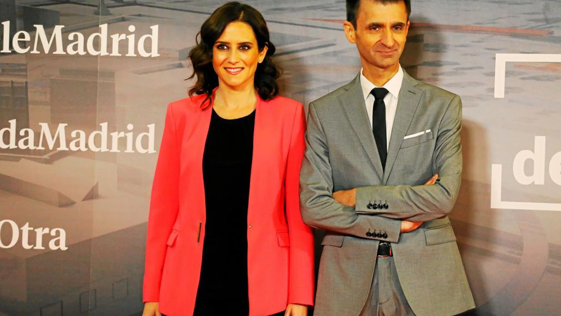 José Pablo López junto a Isabel Ayuso