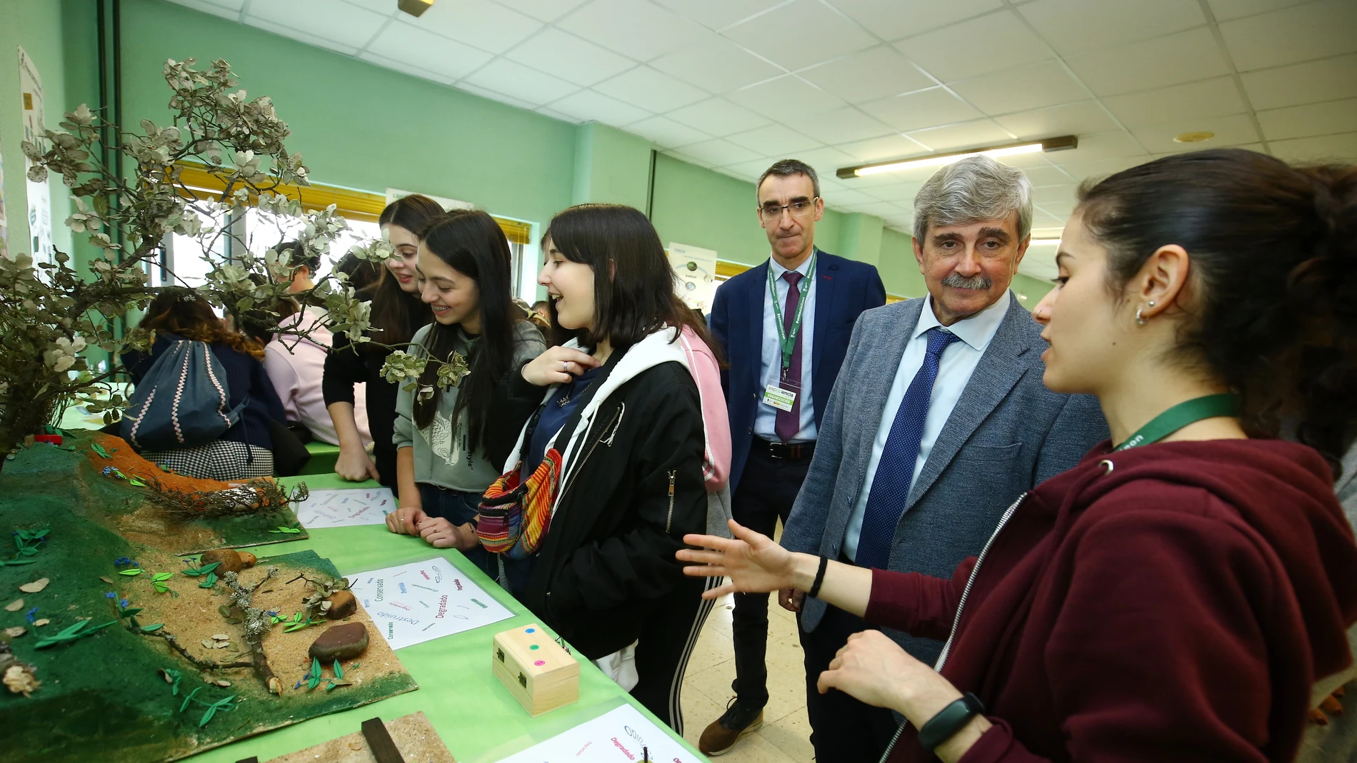 El rector de la Universidad de León, Juan Francisco García Marín, durante la inauguración de Expociencia Unileón