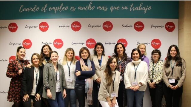 Fundación Integra y Banco Santander lanzan la cuarta edición del proyecto"'De Mujer a Mujer'