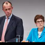 Friedrich Merz, un viejo enemigo de Angela Merkel, se perfila como uno de los candidatos a suceder a la dimitida Annegret Kramp-Karrenbauer como presidenta de la CDU/EPA