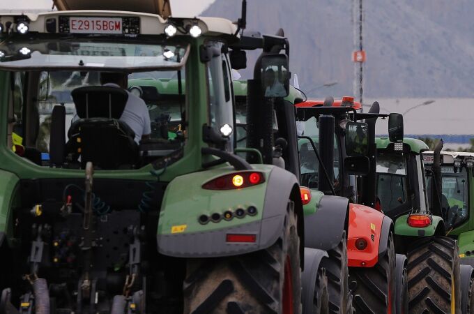 Los problema que está llevando estos días los tractores a las carreteras no se solventa con ayudas puntuales