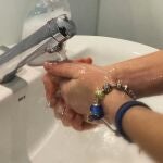 en menos de un minuto, un lavado de manos eficiente puede contribuir de forma significativa a reducir el riesgo de enfermedades