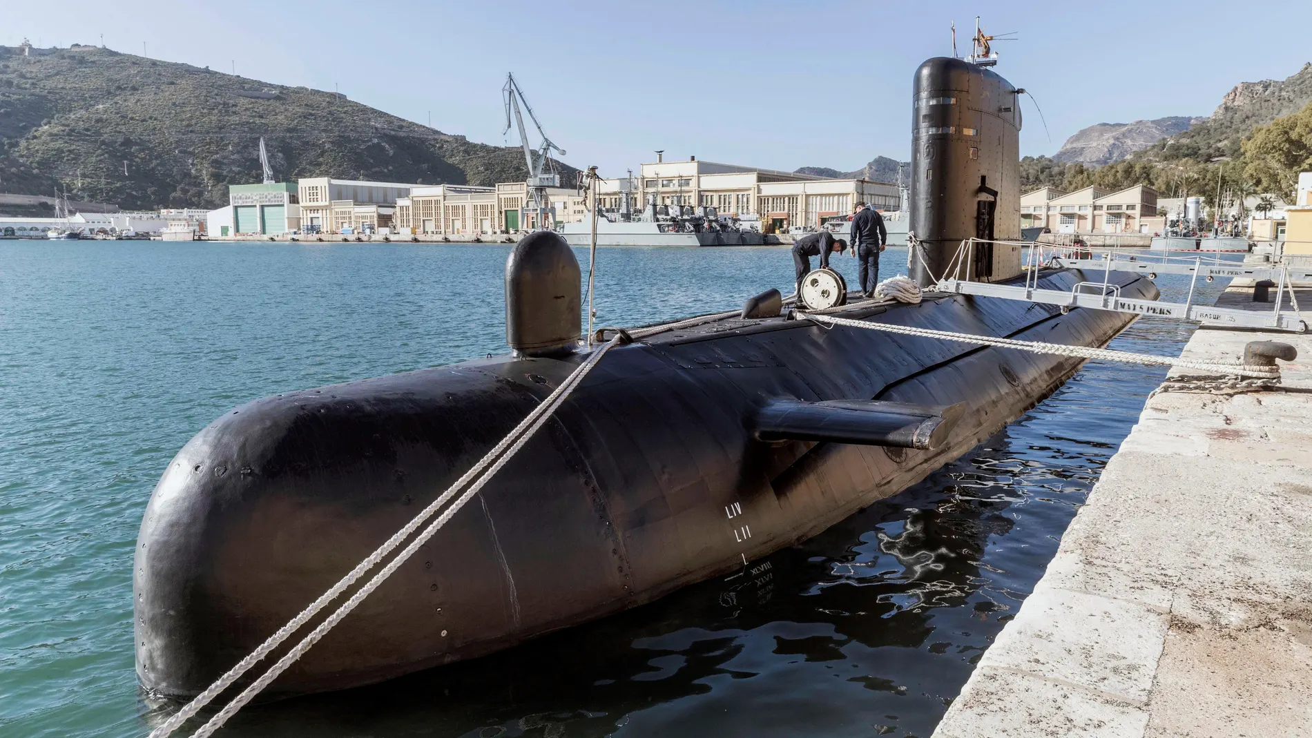 La Armada jubila al Mistral tras 3.000 días de viaje submarino