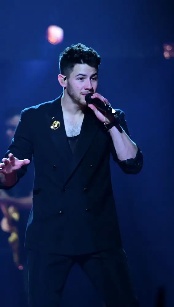 GRAF1507. MADRID, 16/02/2020.- Nick Jonas, integrante del grupo estadounidense Jonas Brothers, durante el concierto que han ofrecido esta noche el Wizink Center de Madrid. EFE / Victor Lerena.