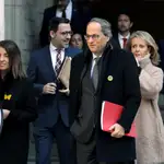 El presidente de la Generalitat, Quim Torra, acompañado de varios de sus consellers a su llegada a la reunión semanal del gobierno de la Generalitat.