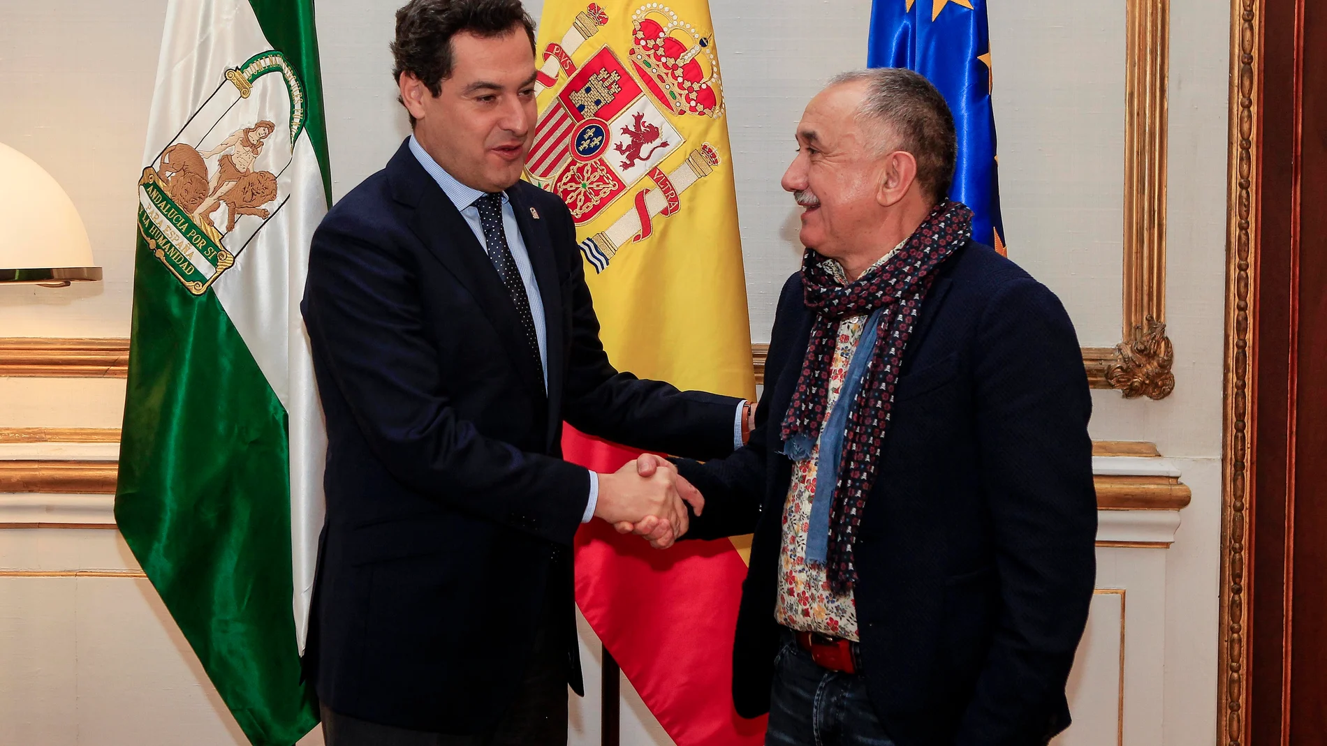 El presidente de la Junta, Juanma Moreno, y el secretario general de UGT, Pepe Álvarez, ayer en el palacio de San Telmo