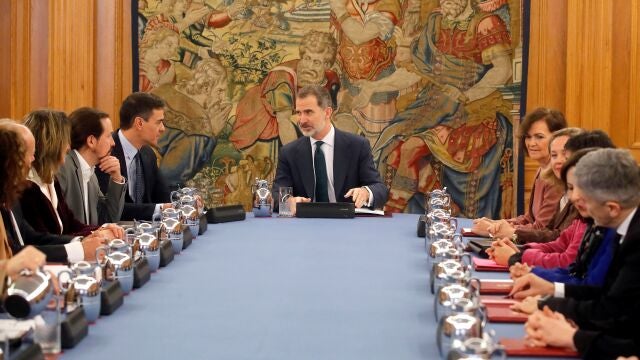 El Rey Felipe VI preside la reunión del Consejo de Ministros deliberativo, en la Zarzuela, Madrid (España), a 18 de febrero de 2020.18 FEBRERO 2020;CONSEJO;REY;SÁNCHEZ.Pool18/02/2020