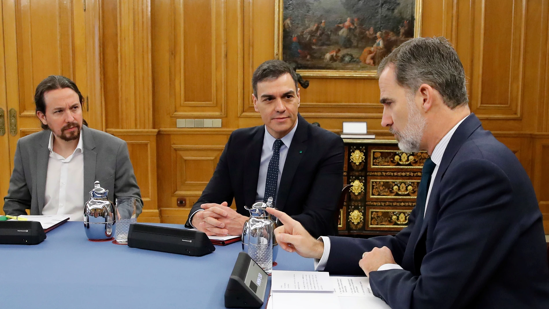 El rey Felipe VI preside la reunión del Consejo de Ministros deliberativo en la Zarzuela