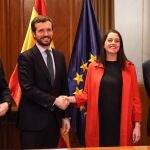 Reunión en el Congreso entre el presidente del PP, Pablo Casado, y la portavoz parlamentaria de Ciudadanos, Inés Arrimadas