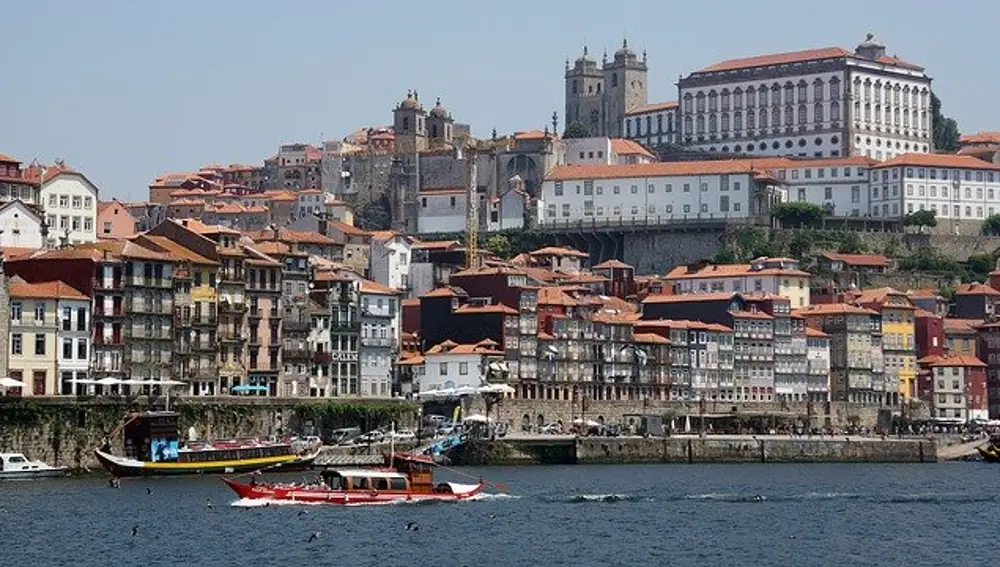 Vista de Oporto desde el río Duero.