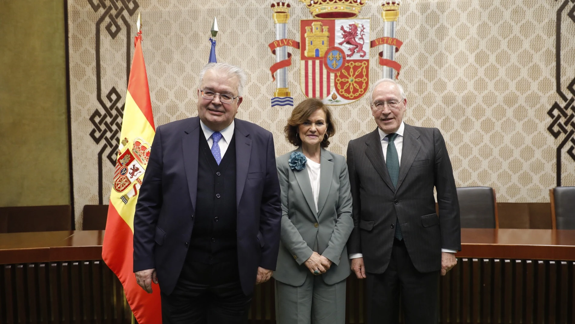 Seminario en el Tribunal Constitucional por su 40 aniversario, con el titulo Conversaciones con la Constitucion Española y su proyeccion en Europa. Inaguran el seminario, su presidente, Juan Jose Gonzalez Rivas y el presidente de la Academia de Jurisprudencia, Manuel Pizarro Moreno. Acude al acto, la vicepresidenta primera Carmen Calvo.