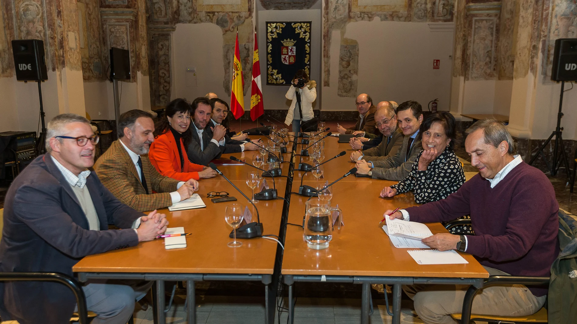 Reunión celebrada en la Consejería con la presencia de Francisco Igea, Óscar Puente, Conrado Íscar y Elisa Delibes, entre otros