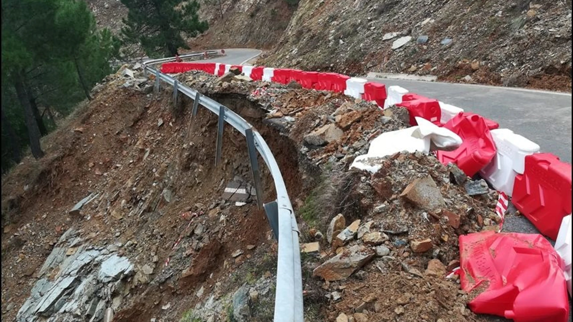 Málaga.- Diputación aprueba la contratación por 4,8 millones del arreglo de cinco carreteras afectadas por temporales