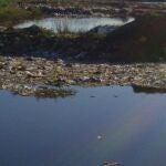 Vista del «macrovertedero» de Guillena que la Fiscalía ha llevado a los tribunales y que podría producir daños a la calidad de las aguas de la zona en la que se encuentra