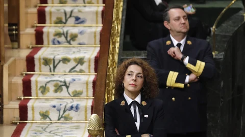 Ujieres del Congreso de los Diputados, durante un acto. La Cámara pretende adaptarse a los nuevos tiempos / Jesus G. Feria.