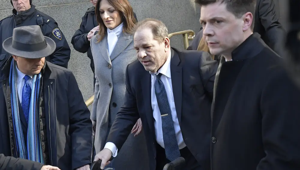 February 21, 2020 - New York, NY USA: Former co-chairman of the Weinstein Co., Harvey Weinstein exits State Supreme Court with his attorneys Arthur Aidala, left, Donna Rotunno and Damon Cheronis on Friday, February 21, 2020 in New York City. The jurors in his sexual assault trial indicated to the judge that they were hung on the two top charges and were told to continue deliberating when they return on Monday. Weinstein pleaded not guilty to charges of assaulting two women, and faces life in prison if convicted. (Louis Lanzano/Contacto)21/02/2020 ONLY FOR USE IN SPAIN