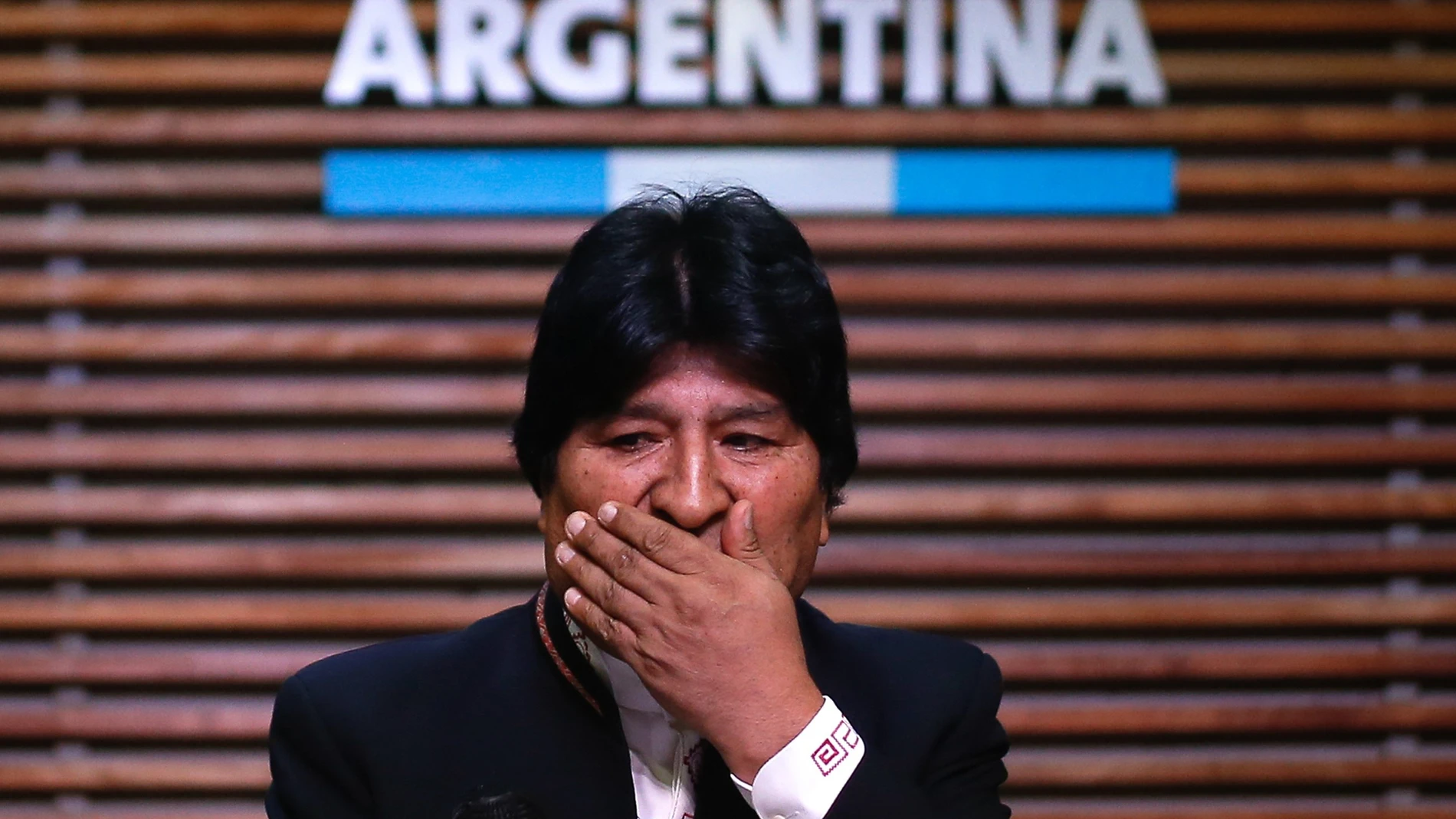 Evo Morales habla durante rueda de prensa en Buenos Aires