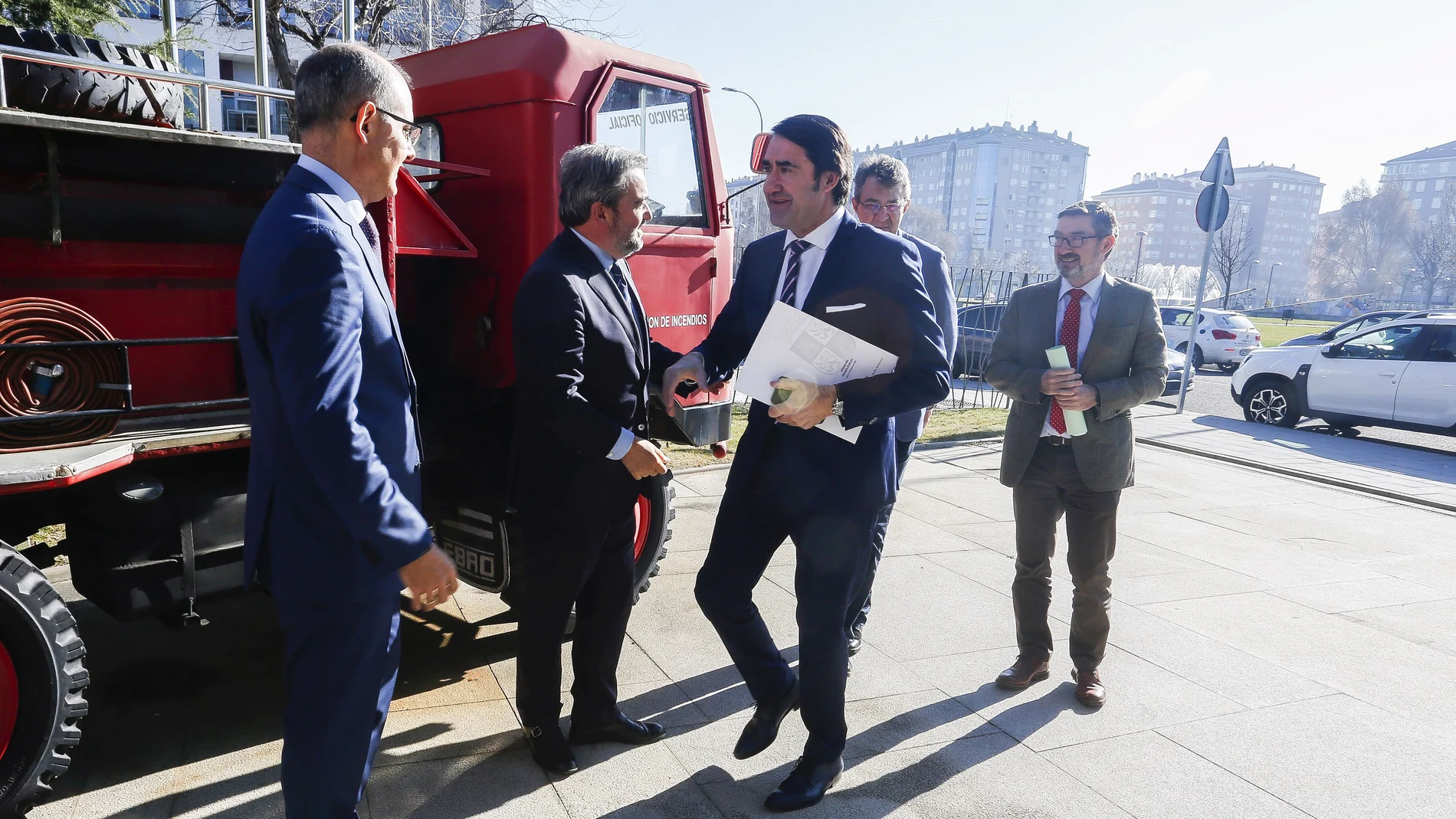 El consejero de Fomento y Medio Ambiente, Juan Carlos Suárez-Quiñones, presenta la campaña 'Yo me enchufo a la prevención de los incendios forestales' que se desarrolla en colaboración con Red Eléctrica de España