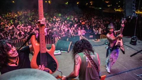 El público disfruta de una actuación en la última edición del Fogo Rock de Ayllón