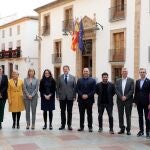 Fotografía facilitada por la GVA de los miembros del Gobierno valenciano momentos antes de la reunión de un Pleno del Consell reciente