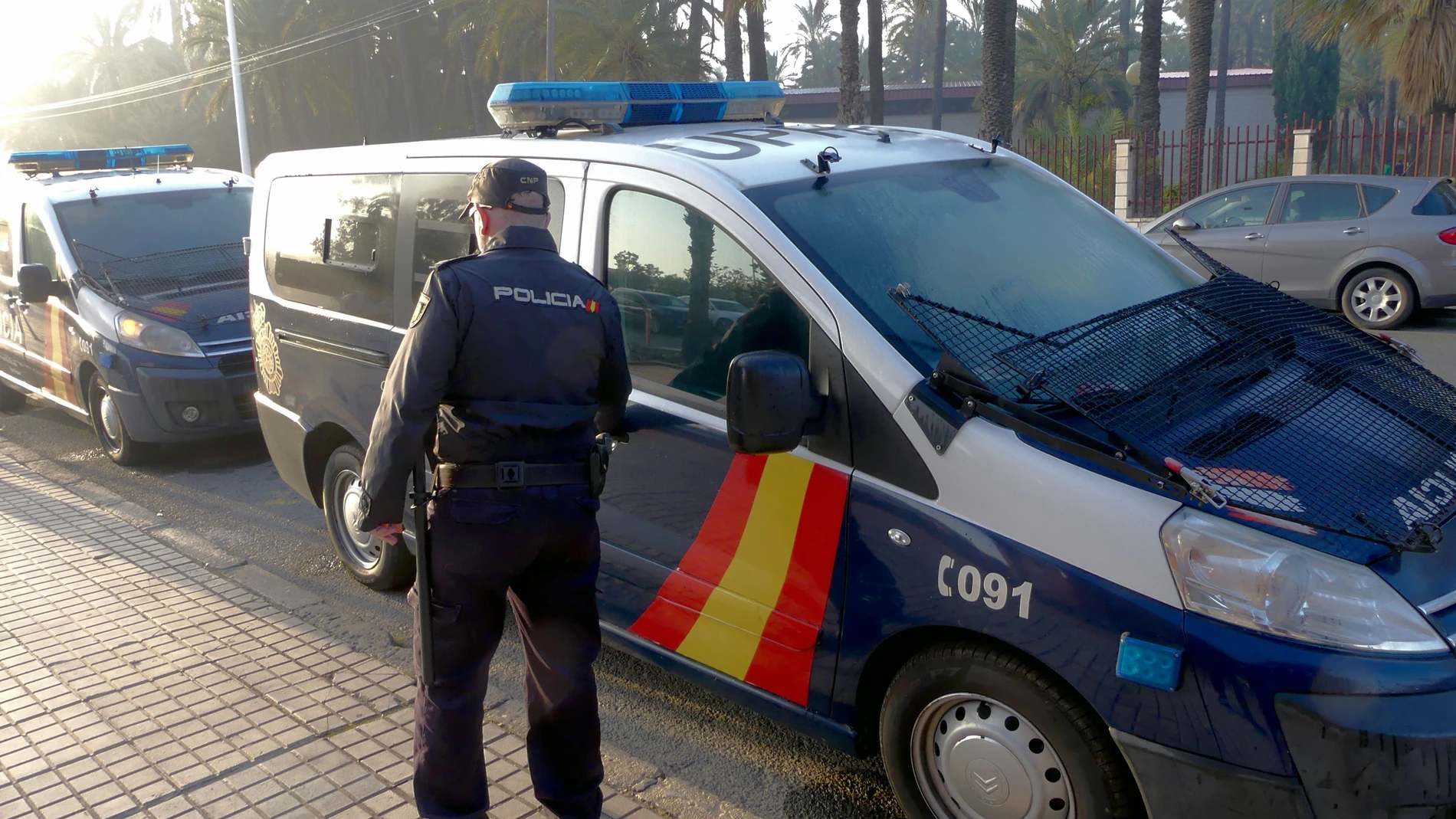 Alicante.- Sucesos.- Dos detenidos por comprar un ciclomotor con billetes falsos por valor de más de 2.000 euros