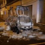 imagen del estado en el que ha quedado el vehículo del concejal de Vox, Sergi Fabri / Twitter