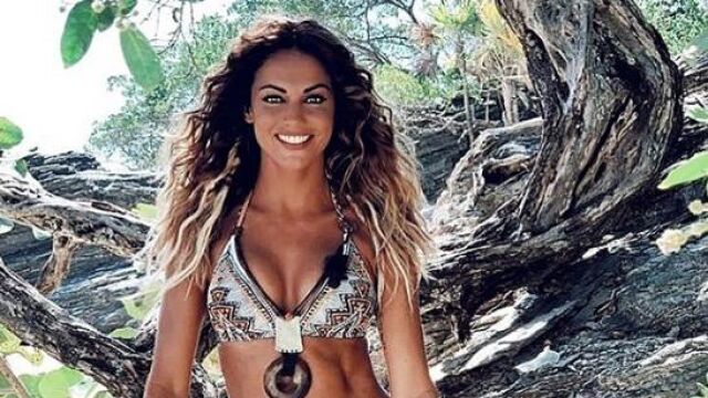 Lara Álvarez, posa en 'Supervivientes'