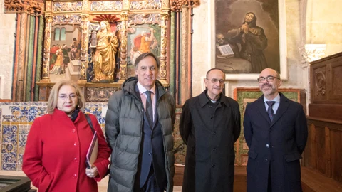 El consejero Javier Ortega junto al obispo de Salamanca, Carlos López; Carlos García Carbayo, alcalde de la ciudad y a la vicerectora María Purificación Galindo