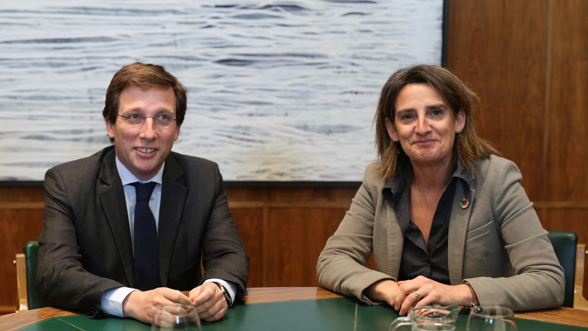 El alcalde de Madrid se reúne con Teresa Ribera