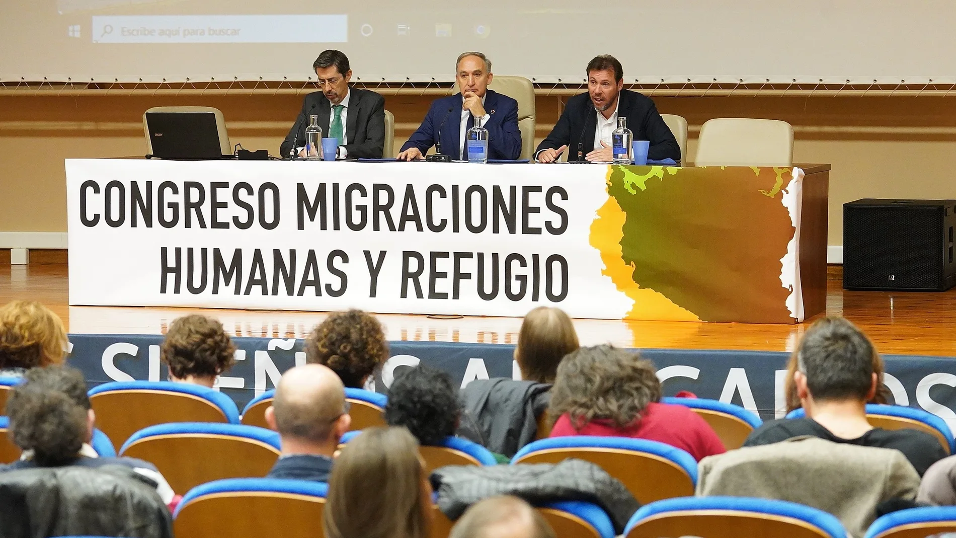 Óscar Puente interviene en la jornada en presencia de Antonio Largo y Luis Javier Miguel