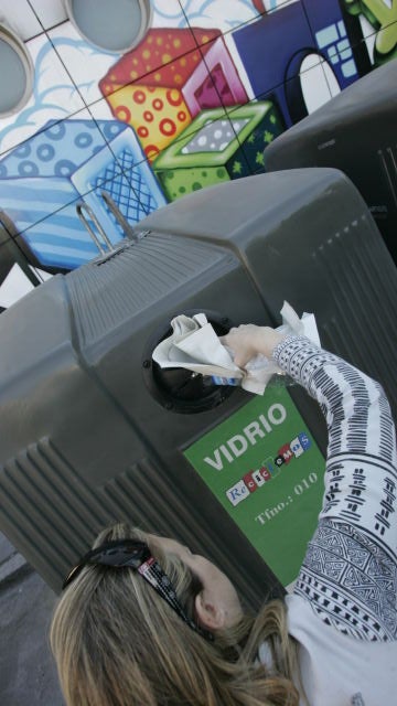 Contenedor de reciclaje para residuos de vidrio