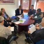 El subdelegado del Gobierno en Cádiz se reúne con familiares del Rúa Mar