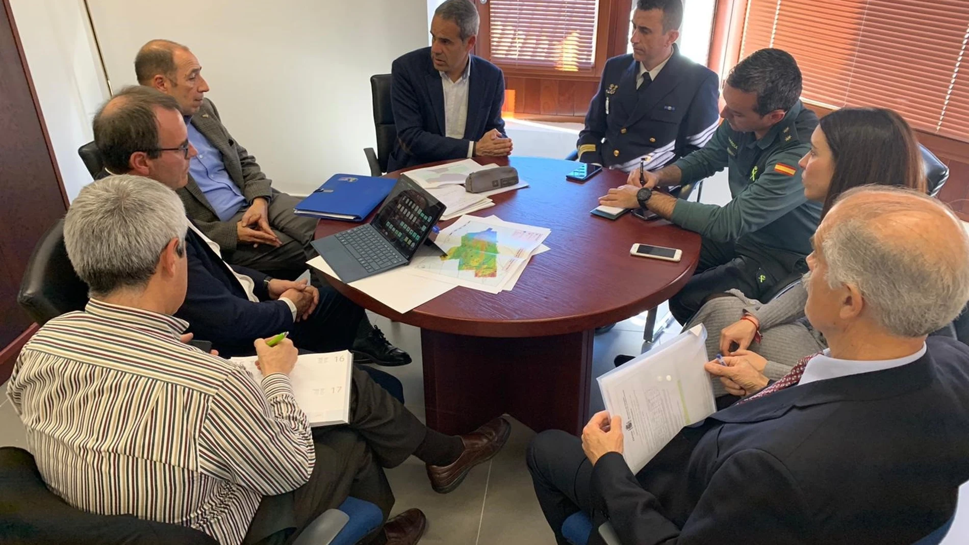 El subdelegado del Gobierno en Cádiz se reúne con familiares del Rúa Mar