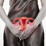 Fuertes dolores pélvicos, fatiga o sangrados entre períodos son algunos de los síntomas de la endometriosis