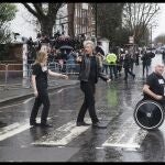 28/02/2020. London, United Kingdom: Prince Harry, The Duke of Sussex, along with Jon Bon Jovi and members of the Invictus Games Choir, re-create the iconic Beatles Abbey Road album cover photograph after recording a special single in aid of the Invictus Games Foundation at the Abbey Road Studios in London. (Stephen Lock / i-Images / Contacto)28/02/2020 ONLY FOR USE IN SPAIN