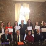 El duque de Soria don Carlos Zurita y el presidente de la Fundación Duques de Soria, Rafael Benjumea, entregan los galardones