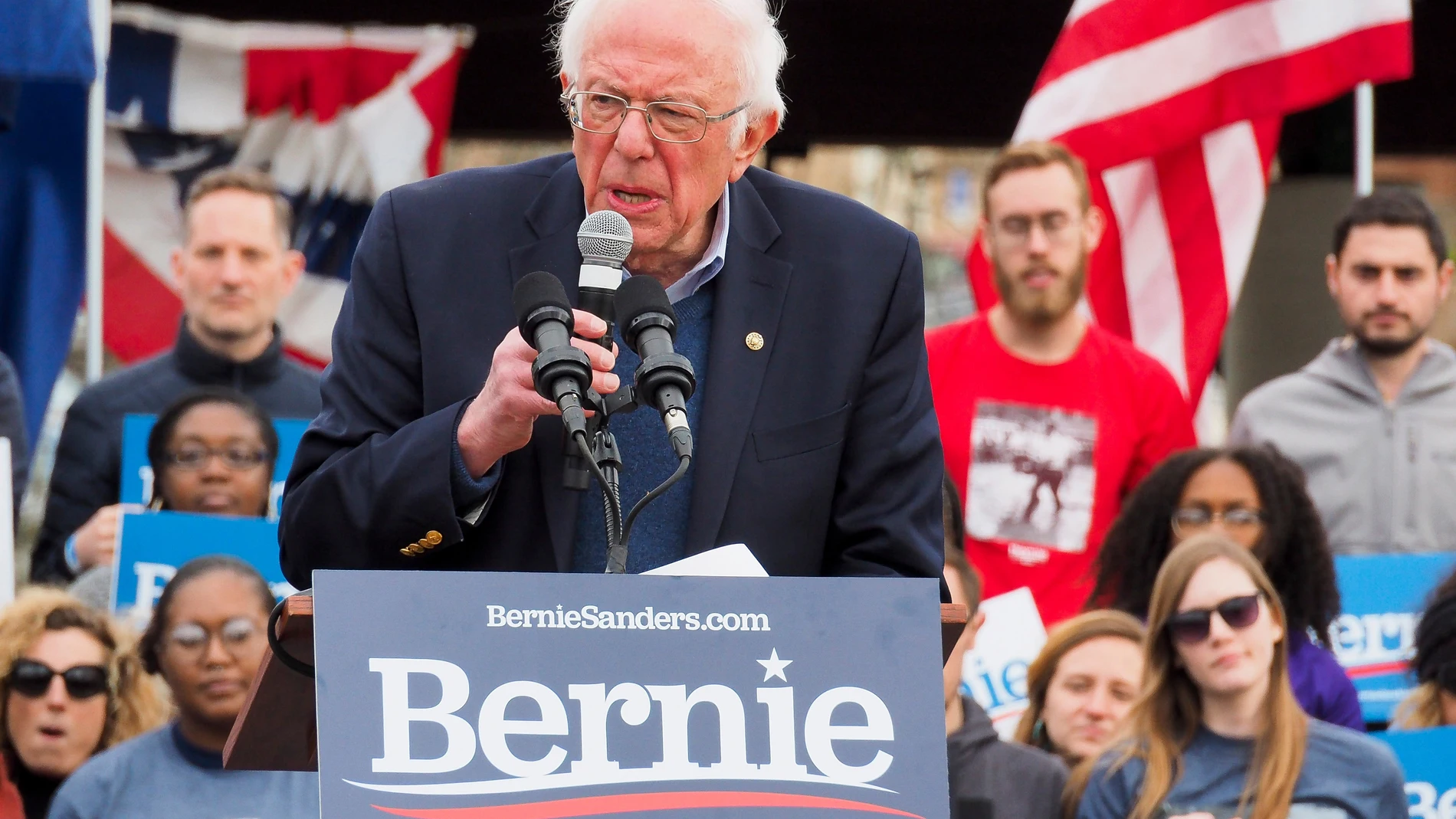 Bernie Sanders campaigns in South Carolina