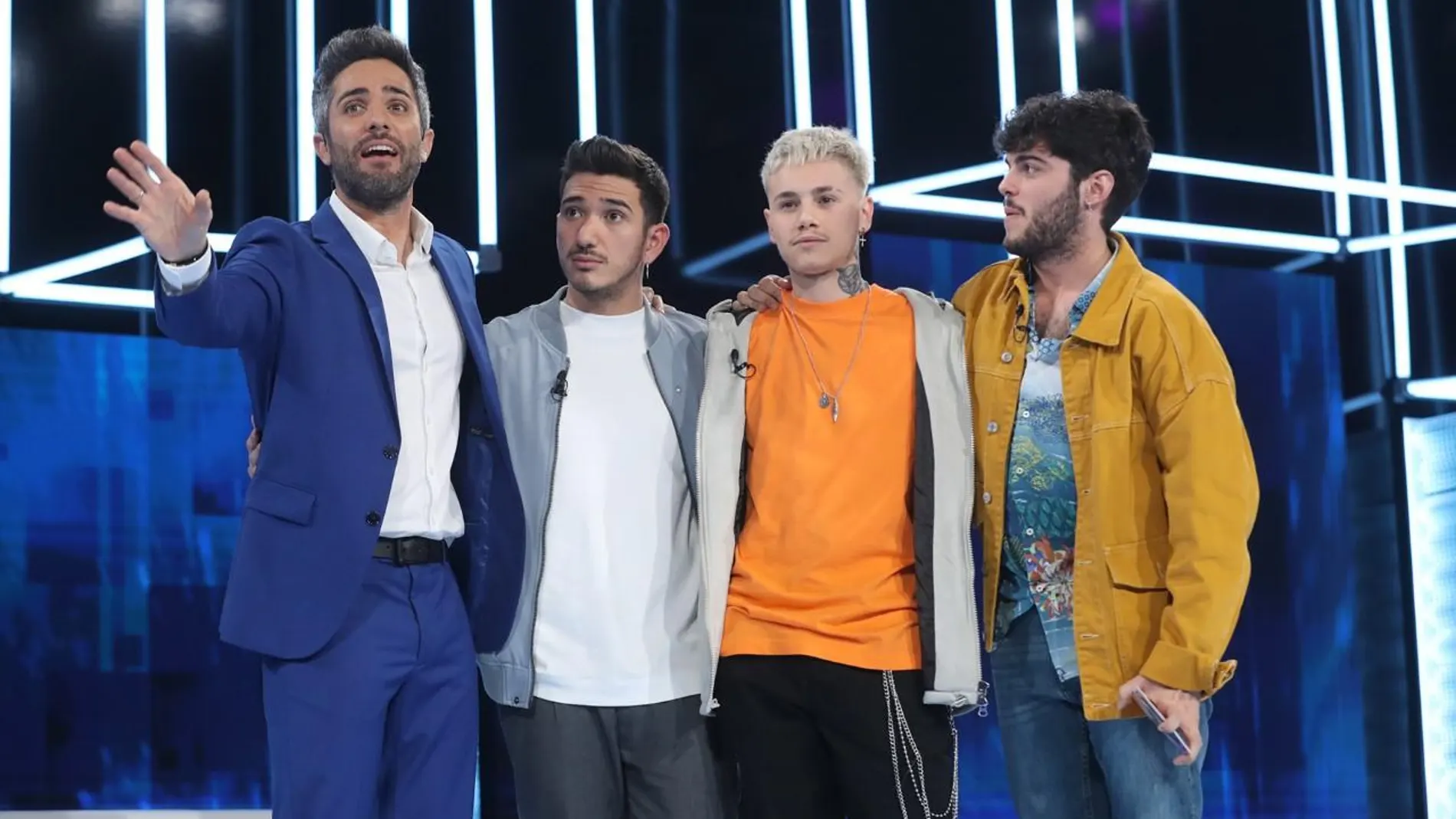 Roberto Leal junto a los nominados de la Gala 7