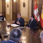 El presidente de la Diputación de Burgos, César Rico, y el diputado de Hacienda, Ángel Guerra, informan a la prensa de la liquidación del presupuesto de 2019