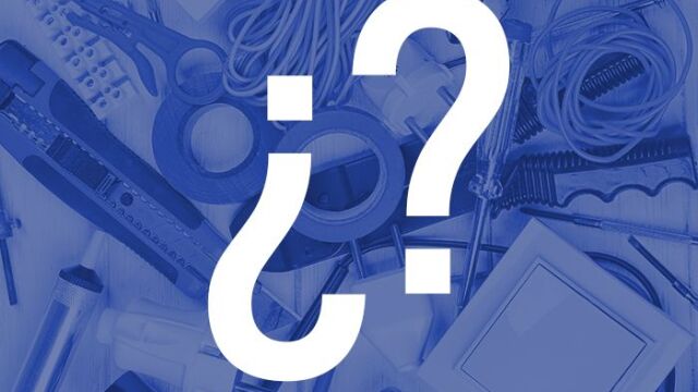 La mayoría de la gente comienza preguntando a sus familiares y amigos. ¿Pero qué pasa si se es nuevo en el vecindario? Si bien se puede estar tentado de elegir un nombre al azar de la guía telefónica o buscar en Google, se puede dar accidentalmente con una empresa de instalaciones eléctricas poco confiable.