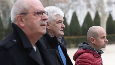 Haimar Altuna, a la derecha (nuevo responsable xde presos) junto con Juan Mari Olano, josé Antonio López Ruiz "Kubati" llegan a la Audiencia Nacional para prestar declaración dentro la causa abierta para determinar si existe un estructura detrás de la celebración de casi un centenar de actos a favor de los reclusos terroristas entre 2016 y 2019. EFE/ Kiko Huesca