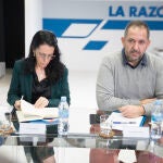 Lola González y David Montejano en la mesa redonda con el título de "Educación de barrio" de La Razón