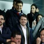 El presidente de la Junta de Castilla y León, Alfonso Fernández Mañueco, asiste al partido de semifinales de la Copa de S.M. el Rey entre el C.D. Mirandés y la Real Sociedad, junto a Ángel Ibáñez y Alfredo de Miguel, entre otros