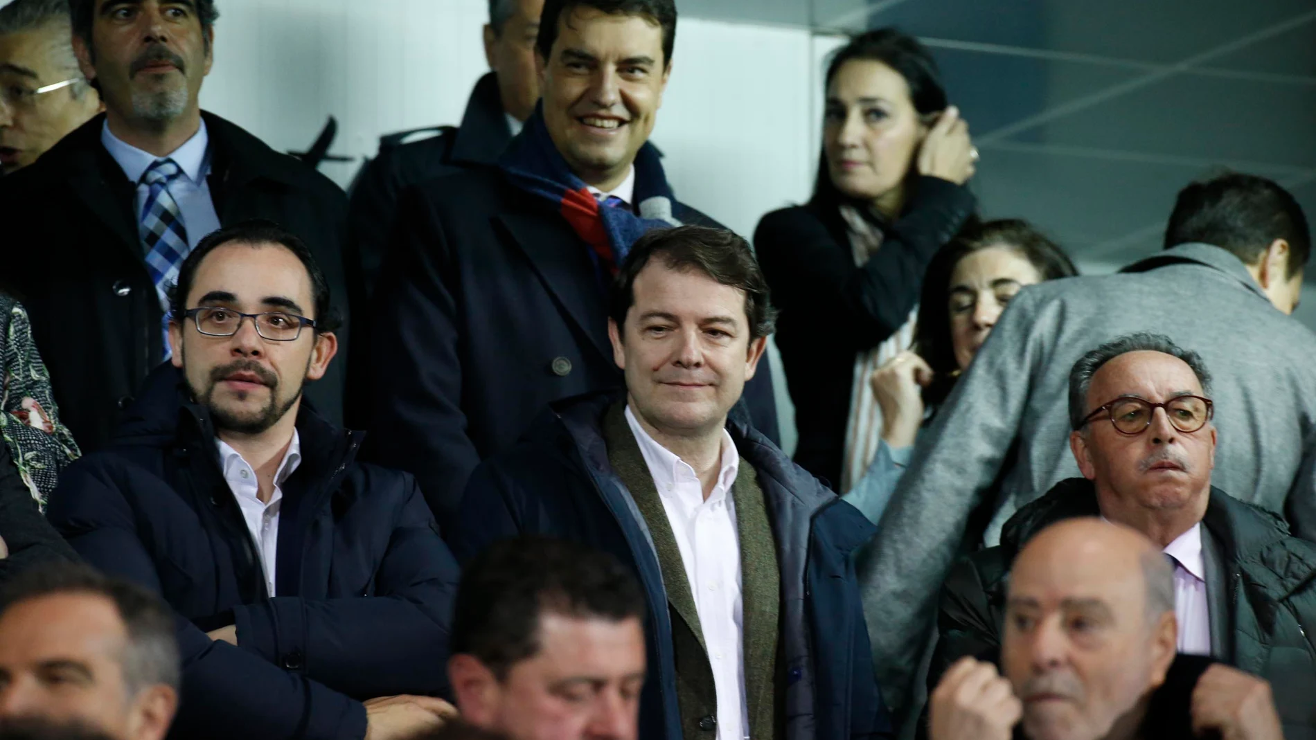 El presidente de la Junta de Castilla y León, Alfonso Fernández Mañueco, asiste al partido de semifinales de la Copa de S.M. el Rey entre el C.D. Mirandés y la Real Sociedad, junto a Ángel Ibáñez y Alfredo de Miguel, entre otros
